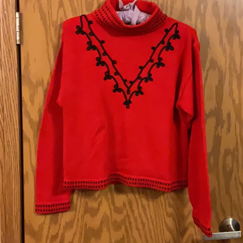 NUGGETS Sweater